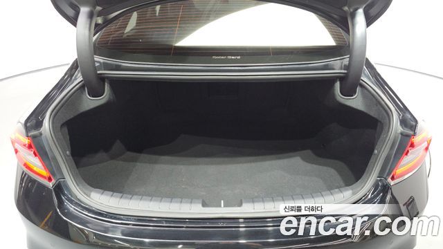 Hyundai Grandeur (IG) 2.4 Premium 2019 — фото 18
