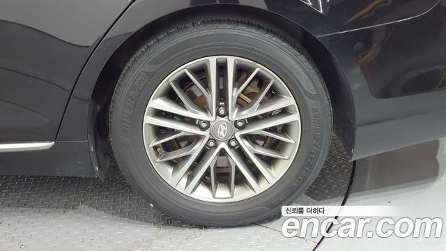Hyundai Grandeur (IG) 2.4 Premium 2019 — фото 21