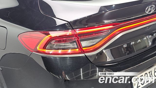 Hyundai Grandeur (IG) 2.4 Premium 2019 — фото 23