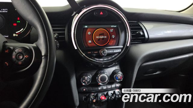 MINI Cooper 5Door Standard 3rd 2021 — фото 16