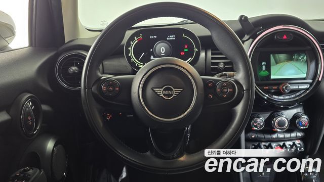 MINI Cooper 5Door Standard 3rd 2021 — фото 17
