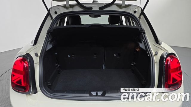 MINI Cooper 5Door Standard 3rd 2021 — фото 22