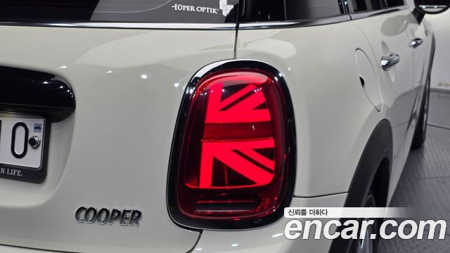 MINI Cooper 5Door Standard 3rd 2021 — фото 29