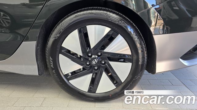 Hyundai Ioniq 6 Long Range Exclusive + 2023 — фото 21