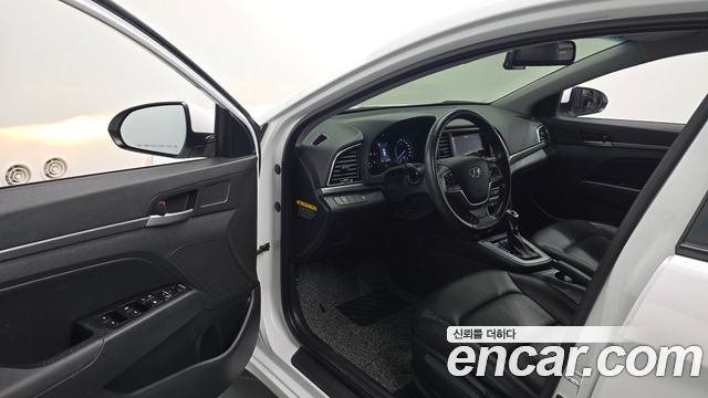 Hyundai Avante (AD) 1.6 e-VGT SMART 2017 — фото 10