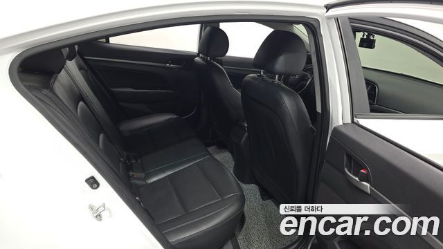 Hyundai Avante (AD) 1.6 e-VGT SMART 2017 — фото 12