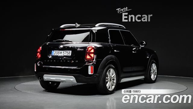 MINI Cooper Countryman Classic Plus Launch Pack 2nd Gen 2023 — фото 2