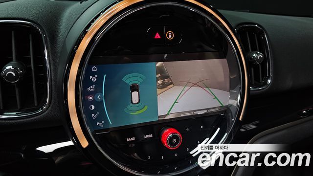 MINI Cooper Countryman Classic Plus Launch Pack 2nd Gen 2023 — фото 18