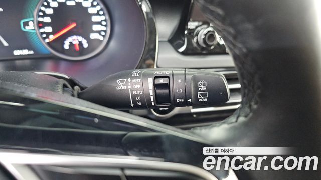 Kia Seltos Gasoline 1.6 Turbo 2WD Signature 2022 — фото 18