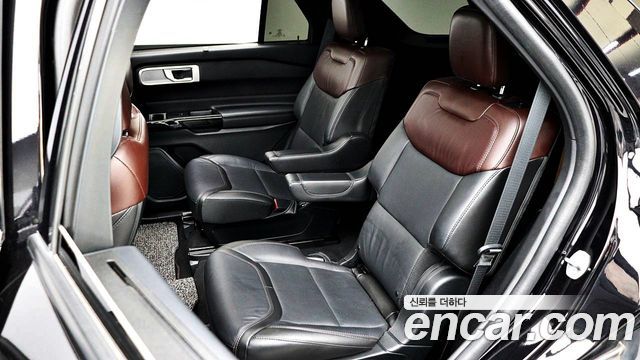 Ford Explorer (VI) 3.0 Platinum 4WD 2022 — фото 8