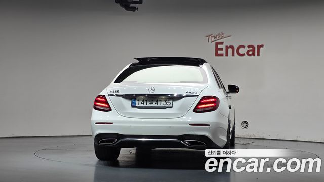 Mercedes-Benz E-Class (W213) E350 4MATIC AMG Line 2020 — фото 4