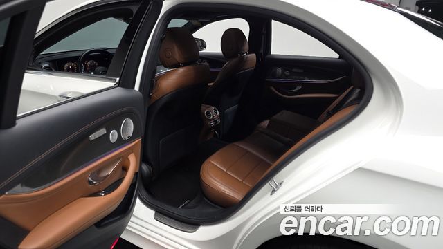Mercedes-Benz E-Class (W213) E350 4MATIC AMG Line 2020 — фото 26