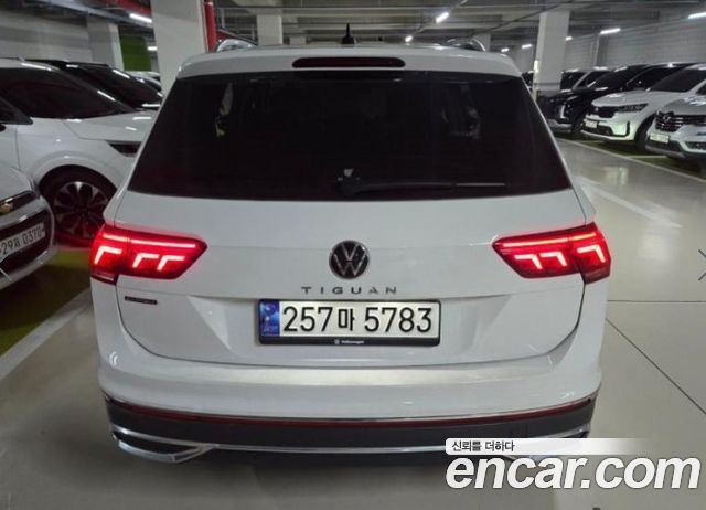 Volkswagen Tiguan Allspace 2.0 TSI Prestige 2023 — фото 2