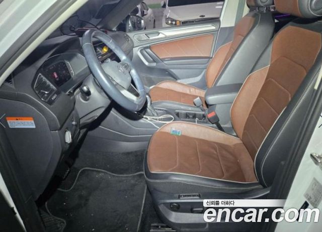 Volkswagen Tiguan Allspace 2.0 TSI Prestige 2023 — фото 4