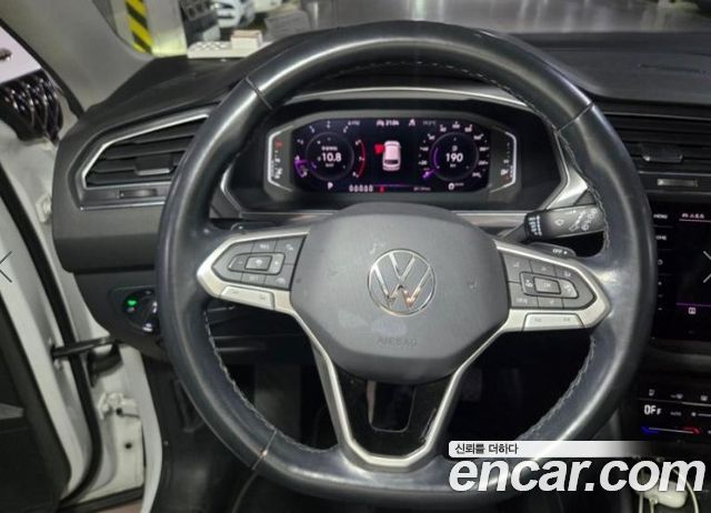 Volkswagen Tiguan Allspace 2.0 TSI Prestige 2023 — фото 5