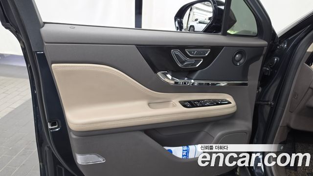 Lincoln Corsair 2.0 Reserve AWD 2021 — фото 24