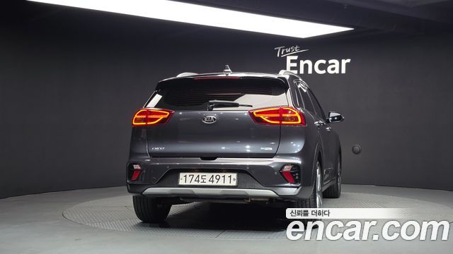 Kia Niro 1.6 HEV Noblesse 2020 — фото 4