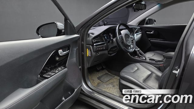 Kia Niro 1.6 HEV Noblesse 2020 — фото 10