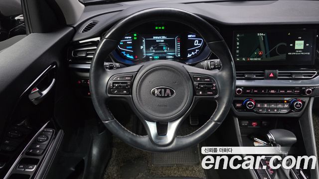Kia Niro 1.6 HEV Noblesse 2020 — фото 13