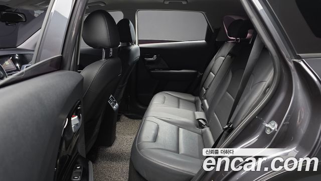 Kia Niro 1.6 HEV Noblesse 2020 — фото 26