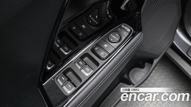 Kia Niro 1.6 HEV Noblesse 2020 — фото 27
