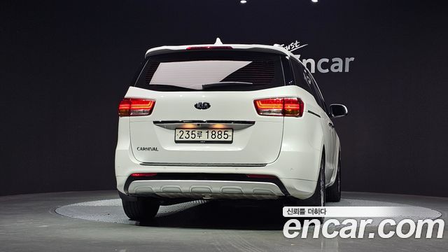 Kia Carnival 9-seater Prestige 2017 — фото 4