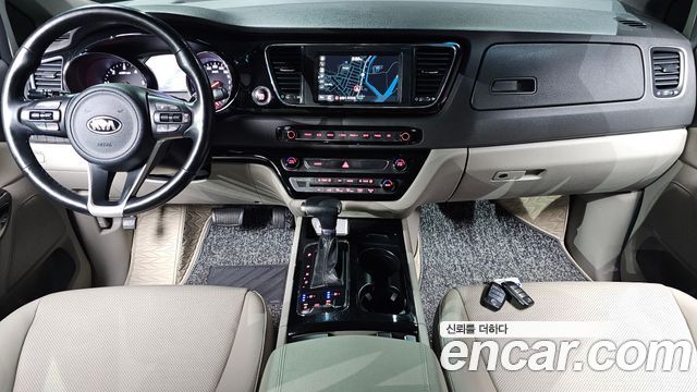 Kia Carnival 9-seater Prestige 2017 — фото 7