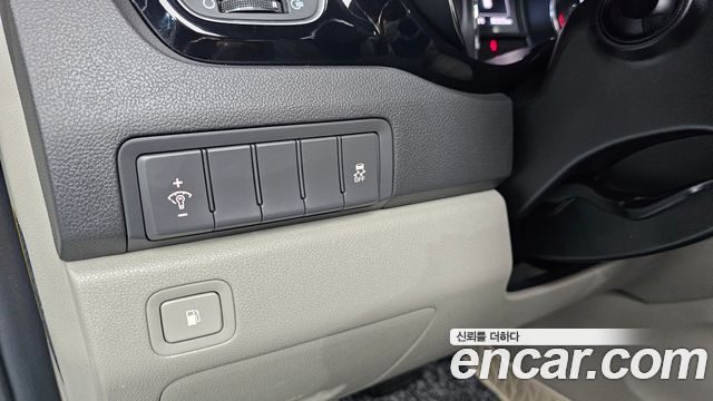 Kia Carnival 9-seater Prestige 2017 — фото 12