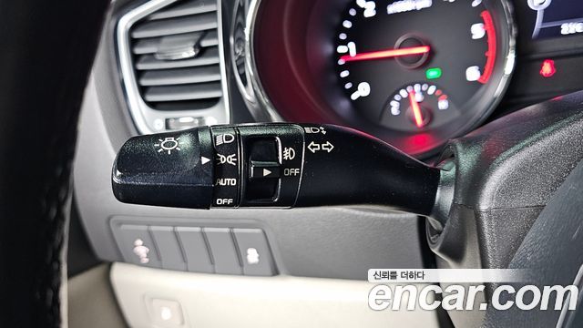Kia Carnival 9-seater Prestige 2017 — фото 15
