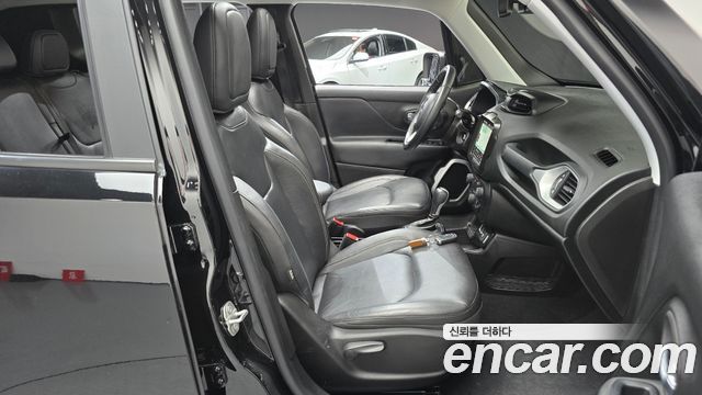 Jeep Renegade 2.4 Longitude High 2018 — фото 11