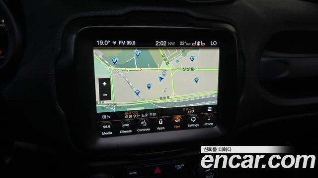 Jeep Renegade 2.4 Longitude High 2018 — фото 14