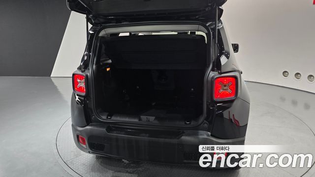Jeep Renegade 2.4 Longitude High 2018 — фото 20