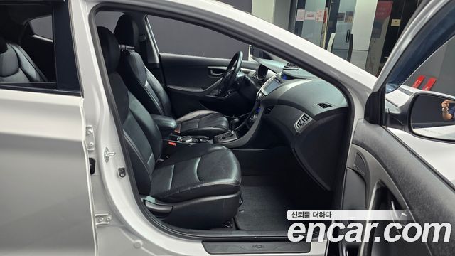 Hyundai Avante (MD) M16 GDI Avenue 2013 — фото 11