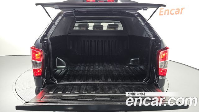 KG Mobility (SsangYong) Rexton Sports Khan Diesel 2.2 4WD Professional X (5-Link) 2019 — фото 20