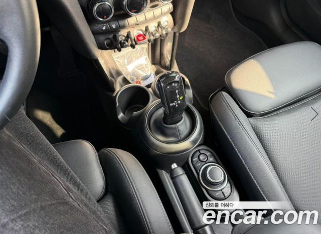 MINI Cooper Standard Third Generation 2023 — фото 17