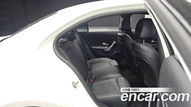 Mercedes-Benz A-Class (W177) A220 Sedan 2021 — фото 11