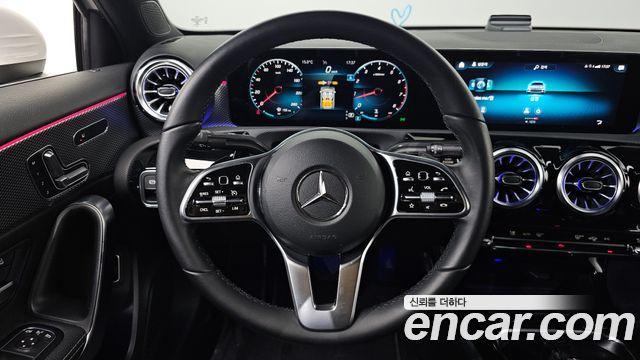 Mercedes-Benz A-Class (W177) A220 Sedan 2021 — фото 14
