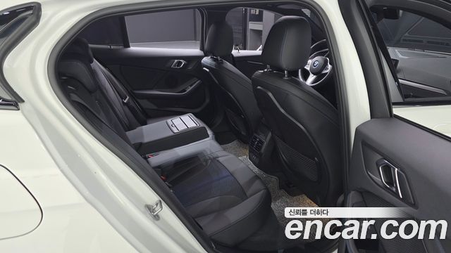 BMW 1 Series (F40) 120i M Sports 2024 — фото 11