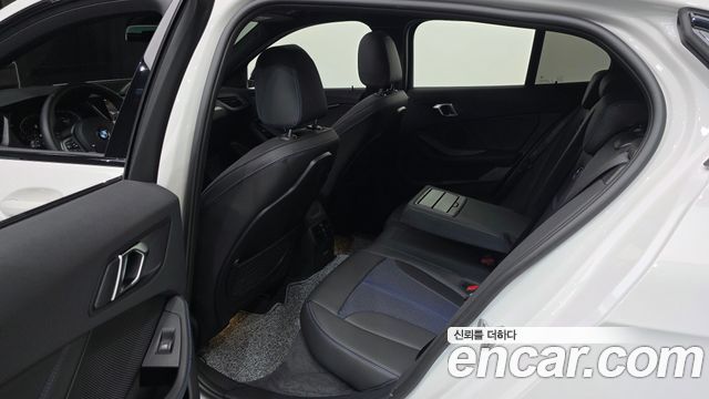 BMW 1 Series (F40) 120i M Sports 2024 — фото 12