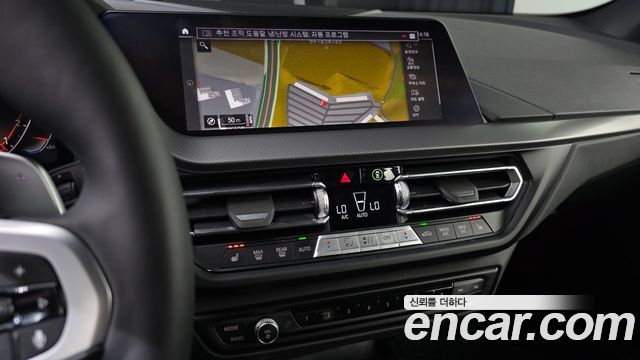 BMW 1 Series (F40) 120i M Sports 2024 — фото 13