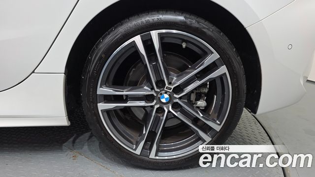 BMW 1 Series (F40) 120i M Sports 2024 — фото 21