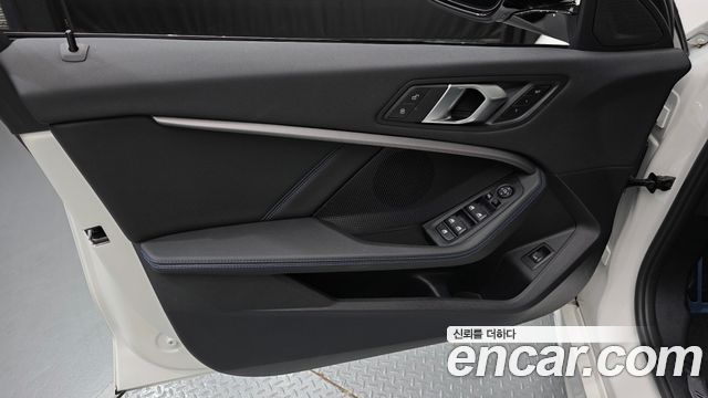 BMW 1 Series (F40) 120i M Sports 2024 — фото 24