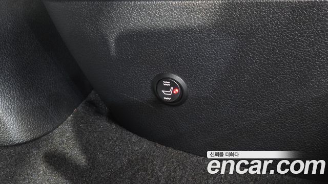 Toyota Prius (IV) 1.8 E 2018 — фото 12