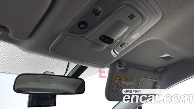 Toyota Prius (IV) 1.8 E 2018 — фото 17