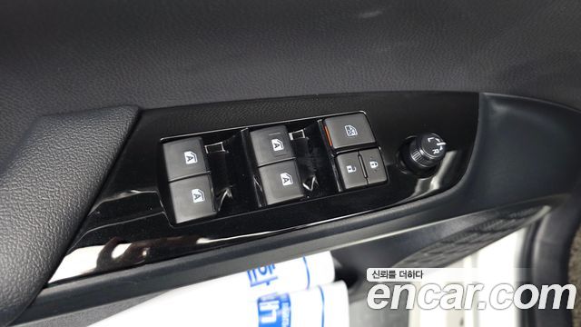 Toyota Prius (IV) 1.8 E 2018 — фото 19