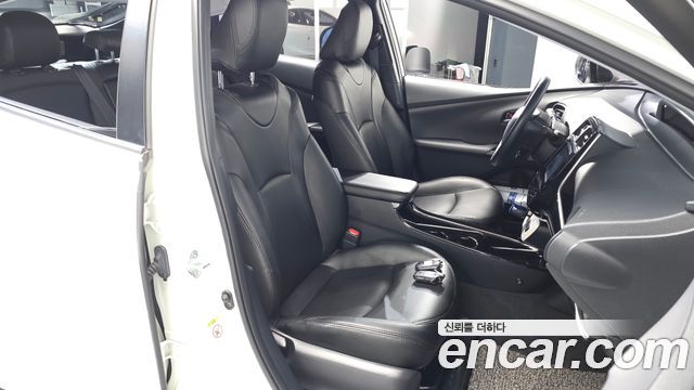 Toyota Prius (IV) 1.8 E 2018 — фото 26