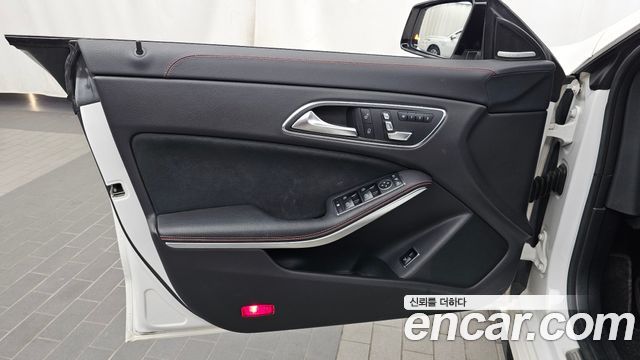 Mercedes-Benz CLA-Class (C117) CLA45 AMG 4MATIC 2018 — фото 24