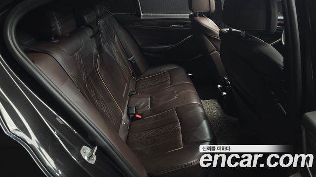 BMW 5 Series (G30) 520d xDrive M Sport Package Plus 2018 — фото 11