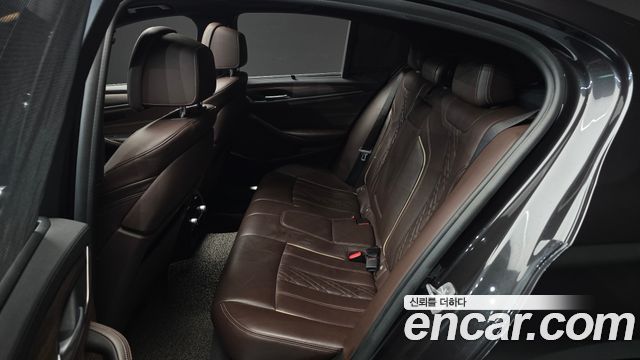 BMW 5 Series (G30) 520d xDrive M Sport Package Plus 2018 — фото 12