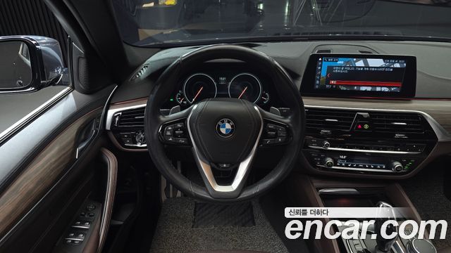 BMW 5 Series (G30) 520d xDrive M Sport Package Plus 2018 — фото 13